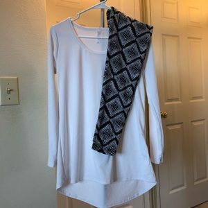 🦄🦄 Lularoe XS White Lynnae and OS Leggings 🦄🦄
